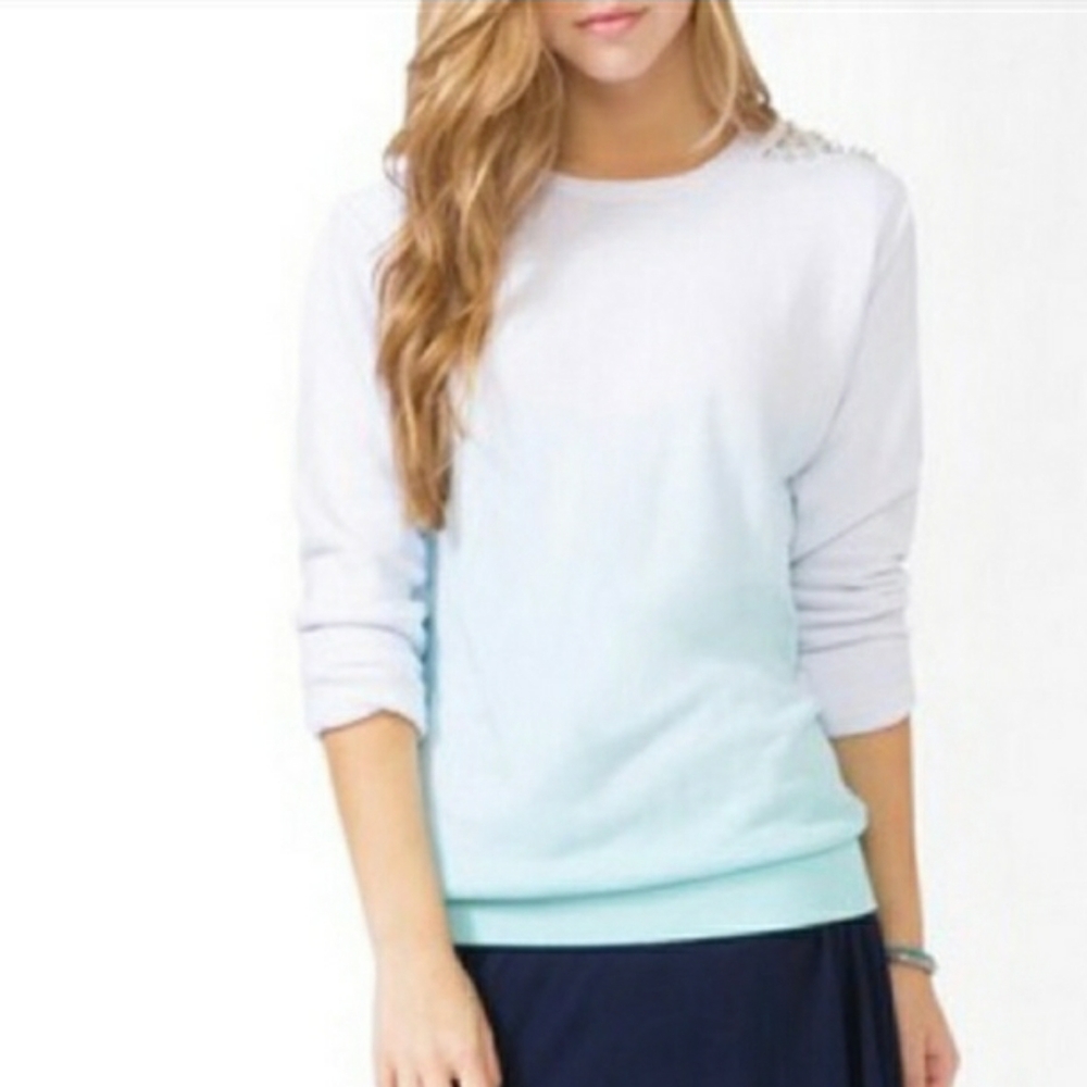 Gradient Rivet Spiked Stud Shoulder Round Neck Sweatshirt in White Blue